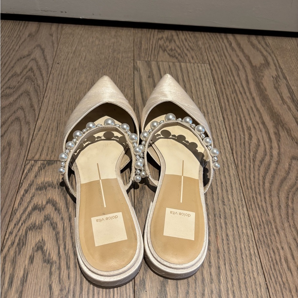 Dolce Vita Kanika Pearl Flats sz8 Elegant Cream Mules with Pearl Detailing - Picture 3 of 6